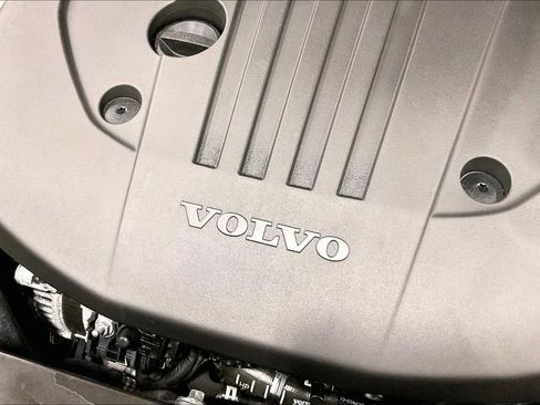 Certified 2023 Volvo XC60 B5 Plus w/ Climate Package AWD/4WD image 30