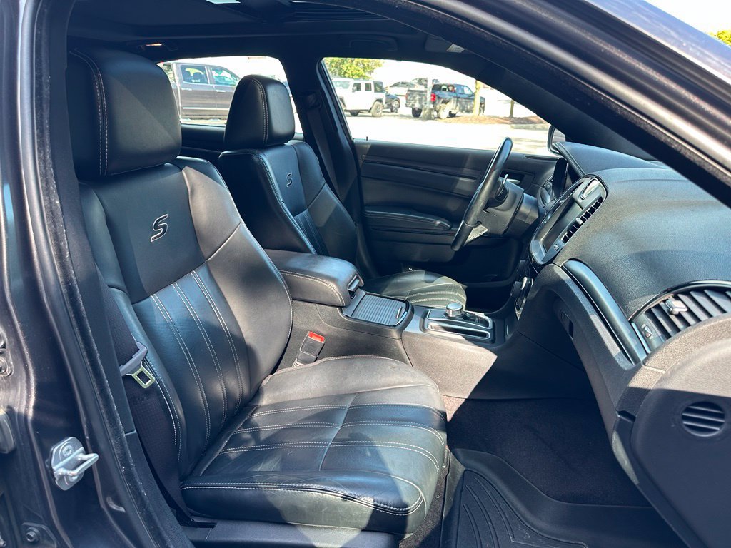 Used 2016 Chrysler 300 S w/ 300S Premium Group AWD/4WD image 28