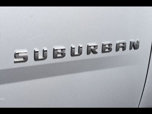 Used 2016 Chevrolet Suburban LT w/ Luxury Package image 54