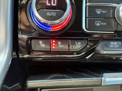 Used 2021 GMC Yukon Denali w/ LPO, Illumination Package image 22