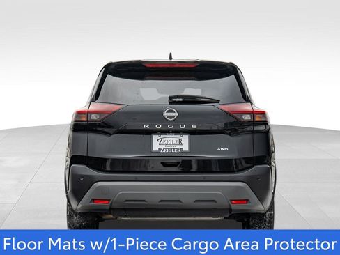 Used 2023 Nissan Rogue S image 6