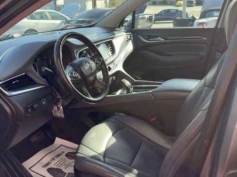 Used 2020 Buick Enclave Essence image 13