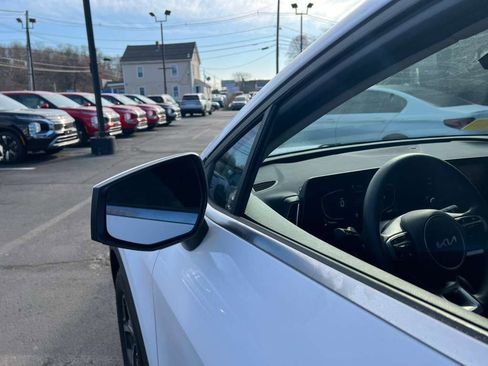 Used 2025 Kia Sportage LX image 25