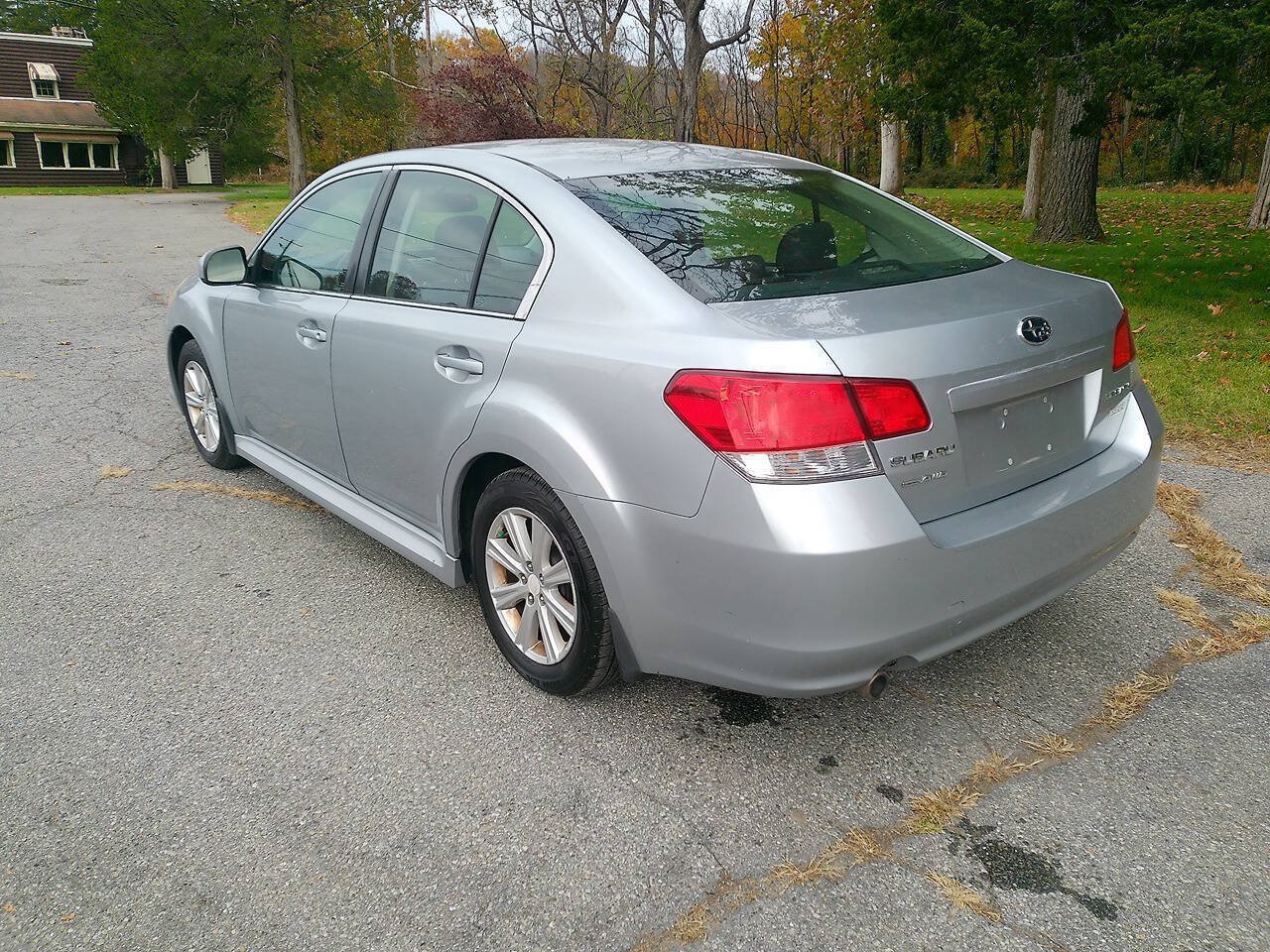 Used 2012 Subaru Legacy 2.5i Premium w/ Utility Pkg 2 AWD/4WD image 8