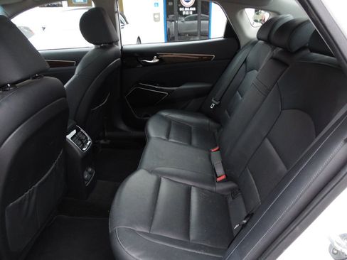 Used 2017 Kia Cadenza Technology image 5