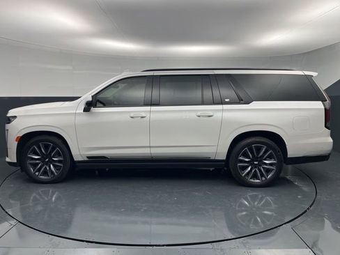 Used 2024 Cadillac Escalade ESV Sport Platinum AWD/4WD image 4