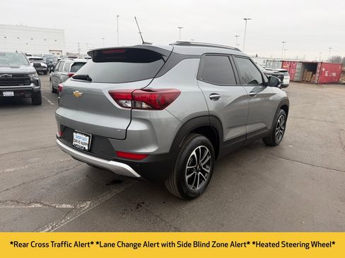 Used 2025 Chevrolet TrailBlazer LT w/ LT Cold Weather Package image 7
