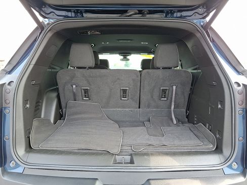 Used 2023 Chevrolet Traverse LT image 31