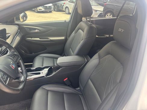 Used 2025 Buick Envista Sport Touring FWD image 24