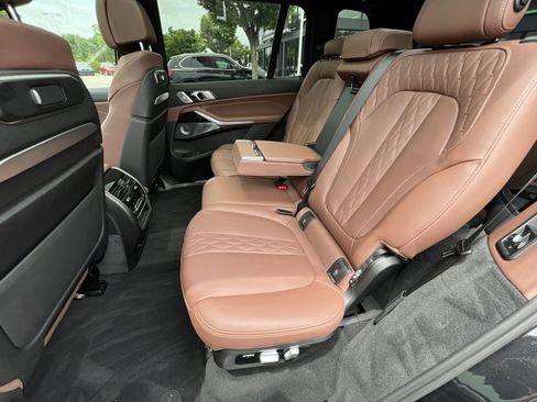 Used 2025 BMW X7 M60i AWD/4WD image 5