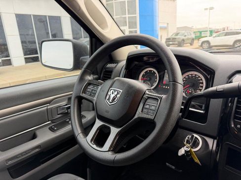 Used 2014 RAM 1500 Express image 9