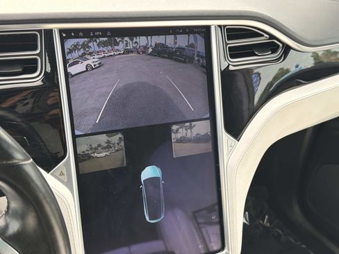 Used 2018 Tesla Model X 100D image 13