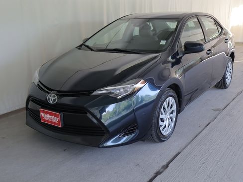 Used 2017 Toyota Corolla LE w/ Carpet Mat Package (TMS) FWD image 21