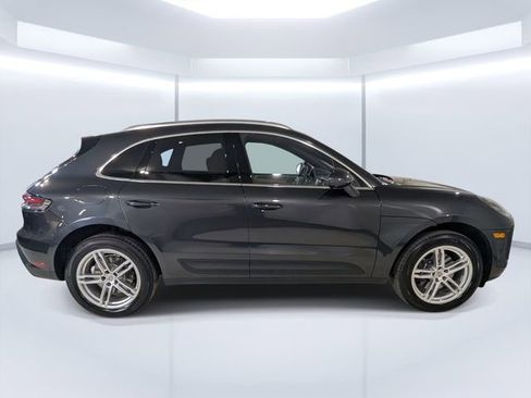 Certified 2025 Porsche Macan image 10