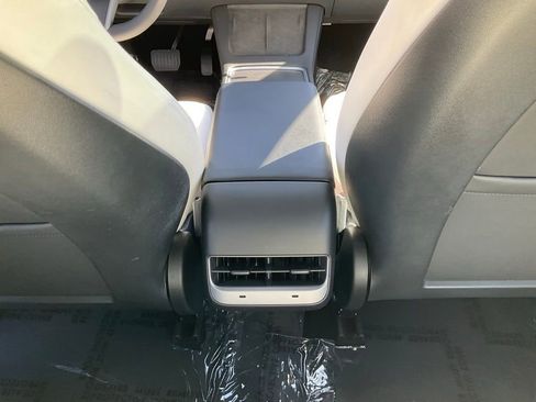 Used 2023 Tesla Model 3 Standard Range image 35