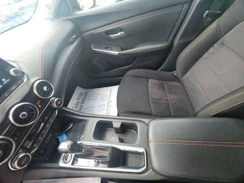 Used 2025 Nissan Sentra SR FWD image 23