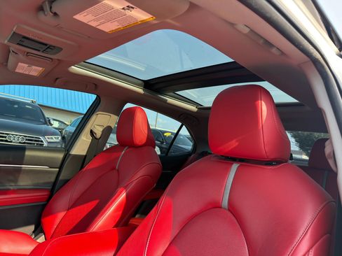 Used 2018 Toyota Camry XSE FWD image 20