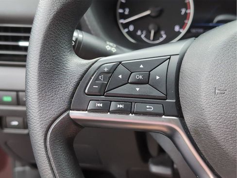 Used 2024 Nissan Sentra SV FWD image 22