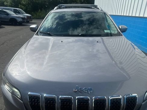 Used 2019 Jeep Cherokee Limited AWD/4WD image 3