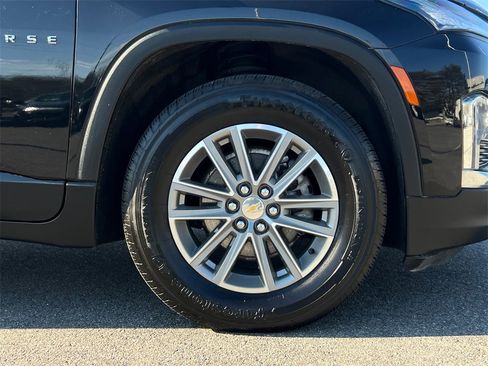 Used 2022 Chevrolet Traverse LT image 9