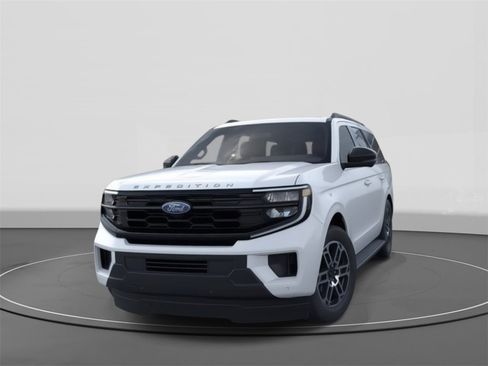New 2025 Ford Expedition Active image 2