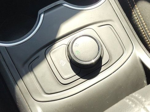 Used 2019 GMC Terrain SLE w/ Black Edition image 27