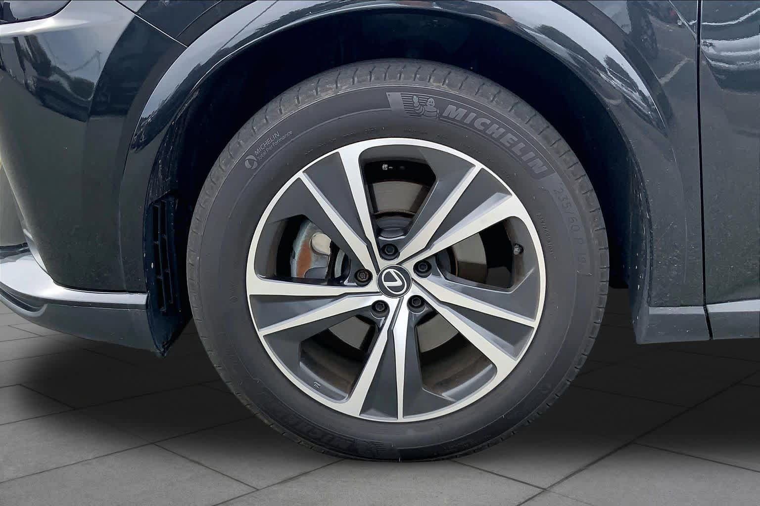 Used 2024 Lexus RX 350 Premium w/ Kick Sensor & Tow Package AWD/4WD image 11