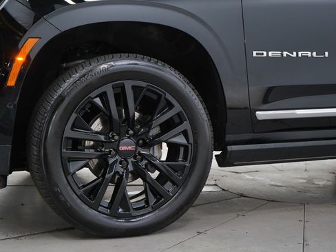 Used 2026 GMC Yukon Denali w/ Denali Reserve Package AWD/4WD image 32