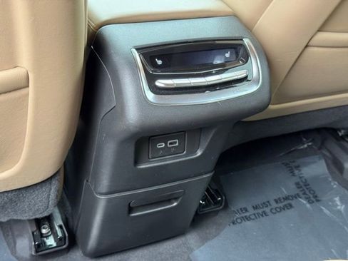 Certified 2022 Cadillac XT6 Sport w/ Platinum Package image 37