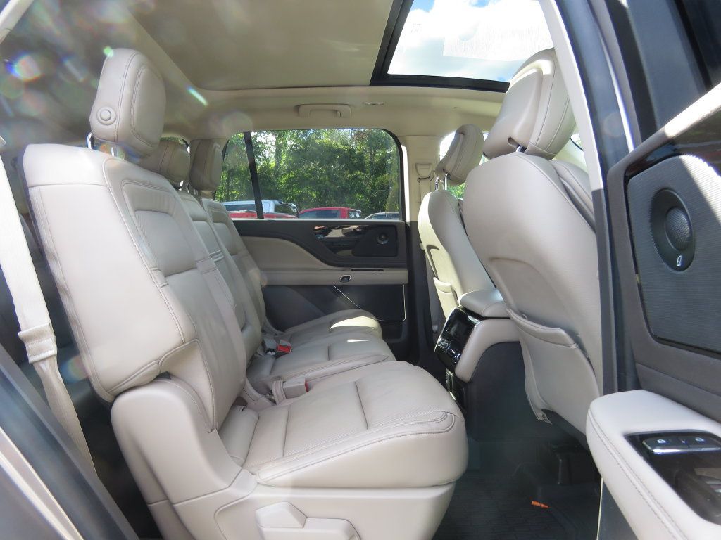 Used 2020 Lincoln Aviator Reserve w/ Equipment Group 201A AWD/4WD image 16