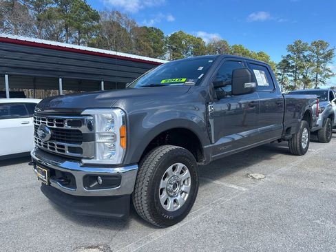 Used 2023 Ford F250 XLT image 2
