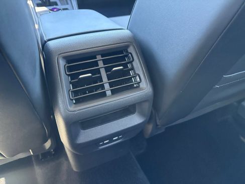 Used 2026 Volkswagen Tiguan SE AWD/4WD image 24