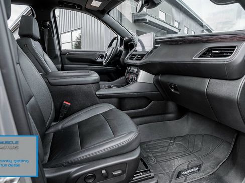 Used 2023 Chevrolet Tahoe Z71 w/ Luxury Package AWD/4WD image 19