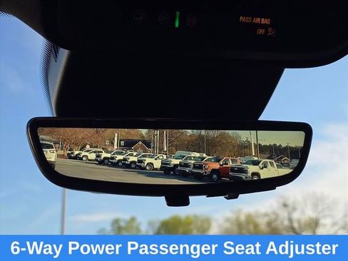 Used 2025 Cadillac XT4 Sport image 25