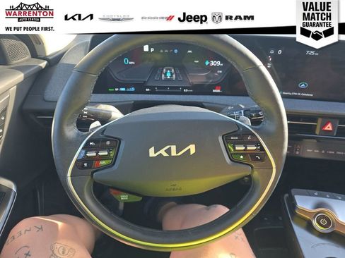 Used 2024 Kia EV6 Light AWD/4WD image 17