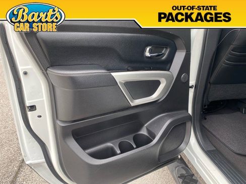 Used 2017 Nissan Titan PRO-4X AWD/4WD image 18