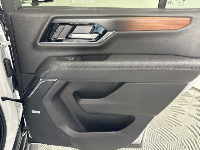 Used 2025 GMC Yukon Denali AWD/4WD image 24