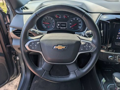 Used 2023 Chevrolet Traverse LT FWD image 13