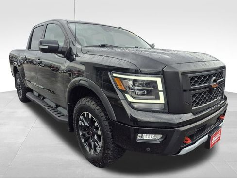 Used 2020 Nissan Titan PRO-4X w/ Pro-4x Convenience Package image 7
