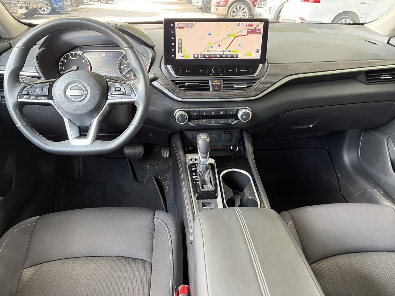 Used 2024 Nissan Altima 2.5 SV w/ SV Premium Package AWD/4WD image 2