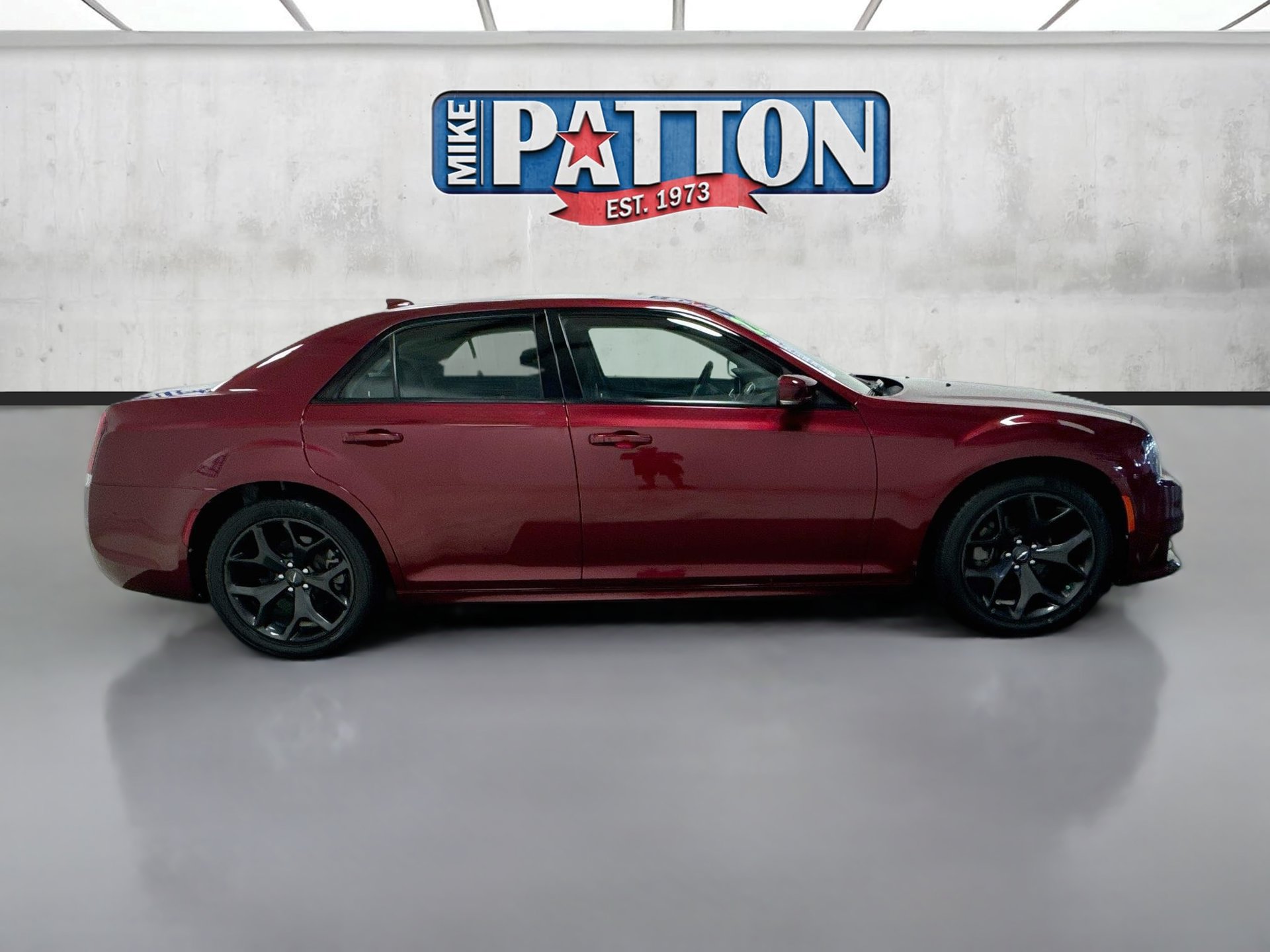 Used 2022 Chrysler 300 Touring L RWD image 8