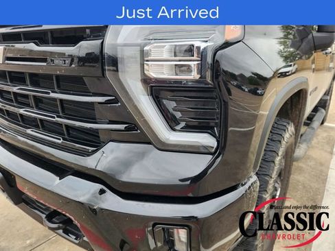 Used 2024 Chevrolet Silverado 2500 LT w/ Midnight Edition AWD/4WD image 10