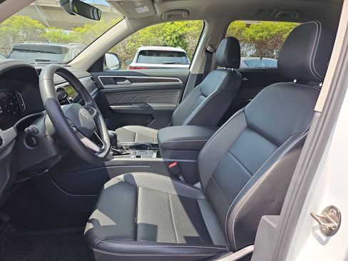 Used 2023 Volkswagen Atlas SE w/ Panoramic Sunroof Package FWD image 16