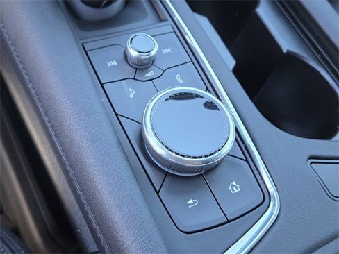 New 2025 Cadillac XT6 Luxury image 28