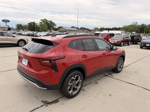 Used 2026 Chevrolet Trax LT w/ Driver Confidence Package FWD image 5