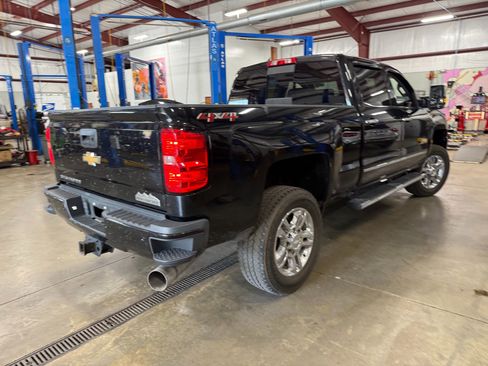 Used 2019 Chevrolet Silverado 2500 High Country w/ Duramax Plus Package AWD/4WD image 3