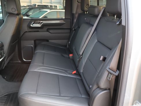 Used 2024 Chevrolet Silverado 3500 LTZ w/ LTZ Convenience Package AWD/4WD image 33