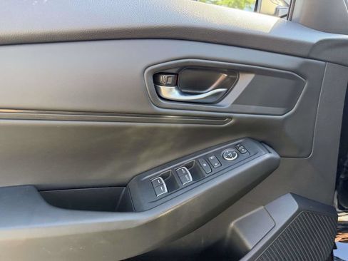 Used 2023 Honda Accord EX image 24