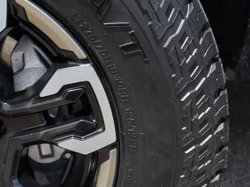 Used 2022 Chevrolet Silverado 1500 ZR2 AWD/4WD image 51