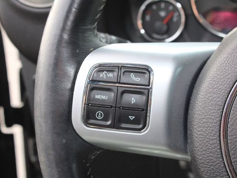 Used 2016 Jeep Wrangler Unlimited Rubicon image 17